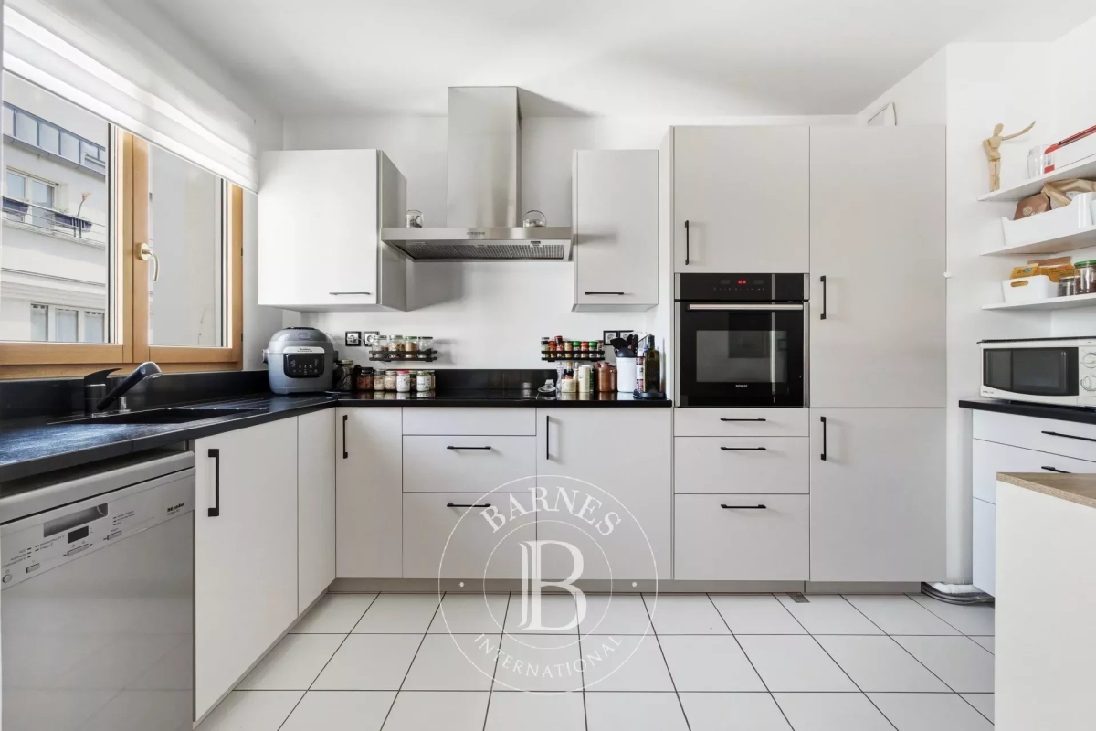 Luxury Apartment for sale in Paris 11Ème, 745 000 €, Photo 5