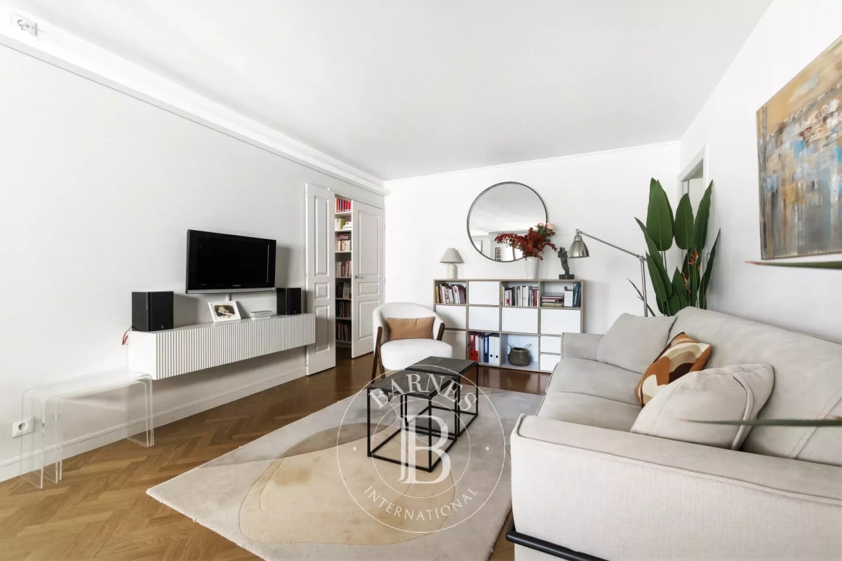 Luxury Apartment for sale in Paris 11Ème, 745 000 €, Photo 6
