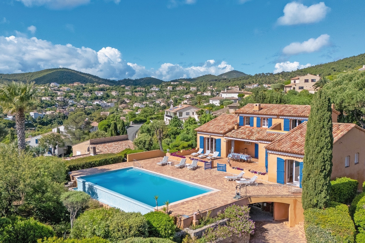 Maison de luxe à vendre à Saint-Aygulf, 1 570 000 €, Photo 1
