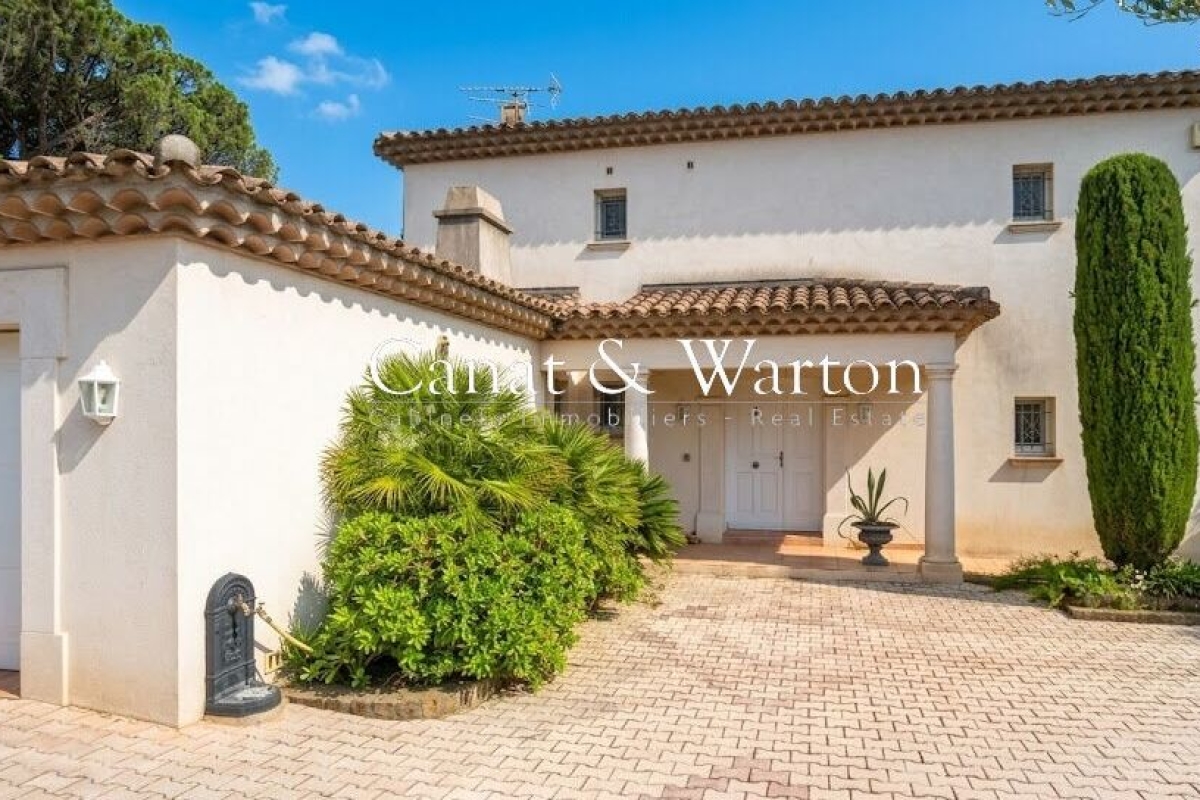 Maison de luxe à vendre à Saint-Raphaël, 978 000 €, Photo 1