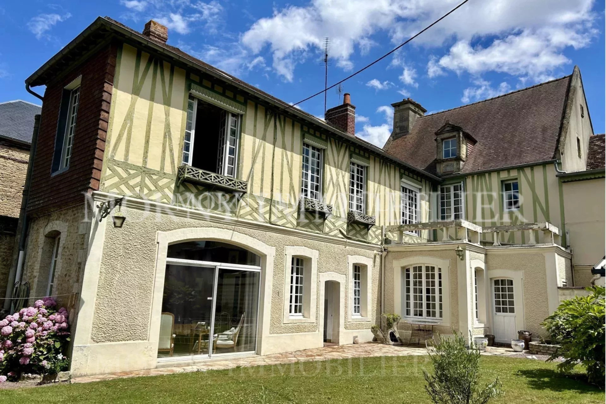 Maison de luxe à vendre à Saint-Pierre-en-Auge, 328 000 €, Photo 1