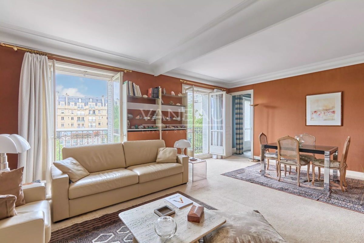 Luxury Apartment for sale in Paris 15Ème, 1 260 000 €, Photo 1