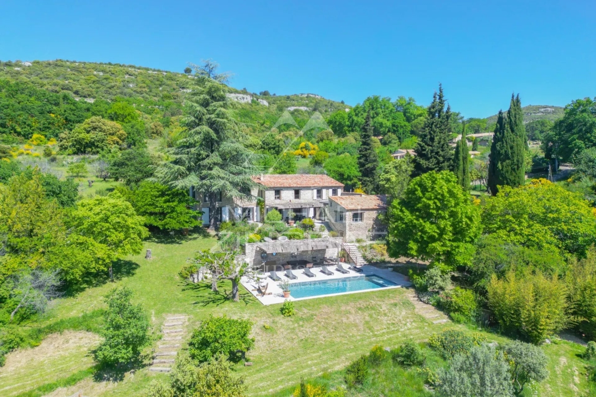 Maison de luxe à vendre à Murs, 2 650 000 €, Photo 1