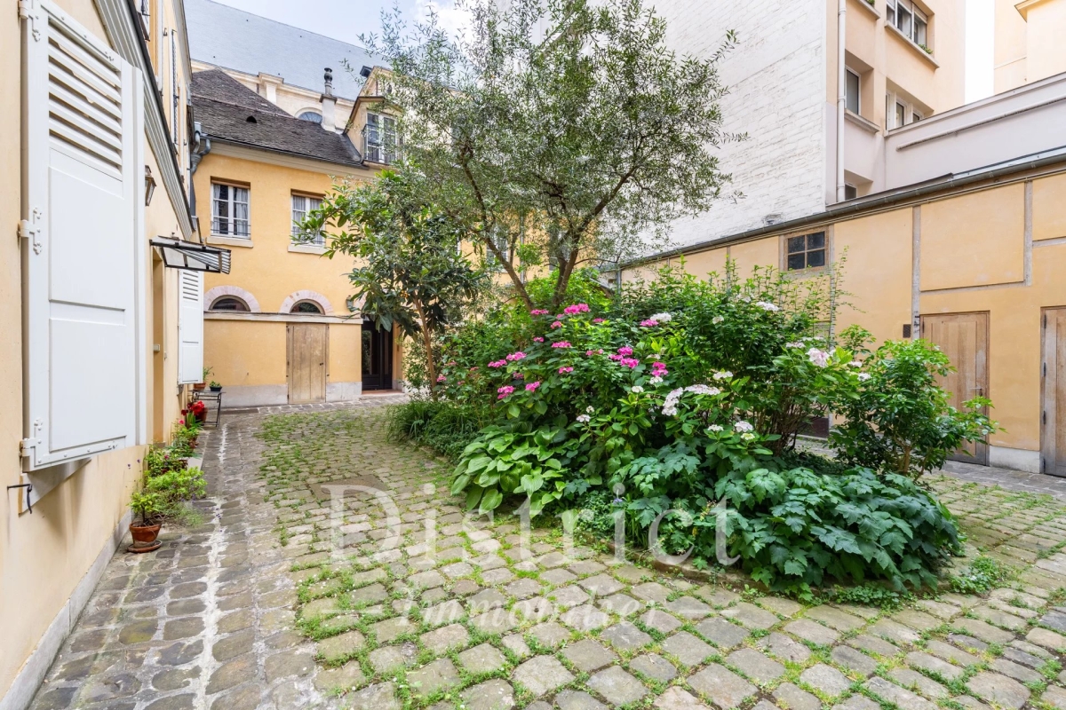 Luxury Apartment for sale in Paris 4Ème, 245 000 €, Photo 1