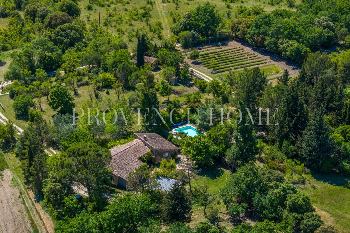 Luxury House for sale in Gordes, 1 200 000 €, Photo 1