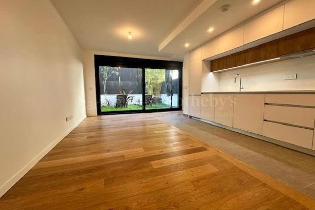 Maison de luxe à vendre à Sèvres, 570 000 €, Photo 2
