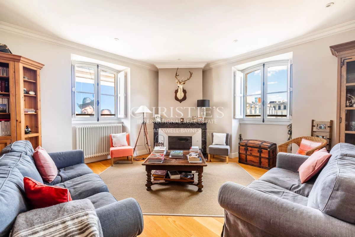 Luxury Apartment for sale in Bordeaux, 840 000 €, Photo 2