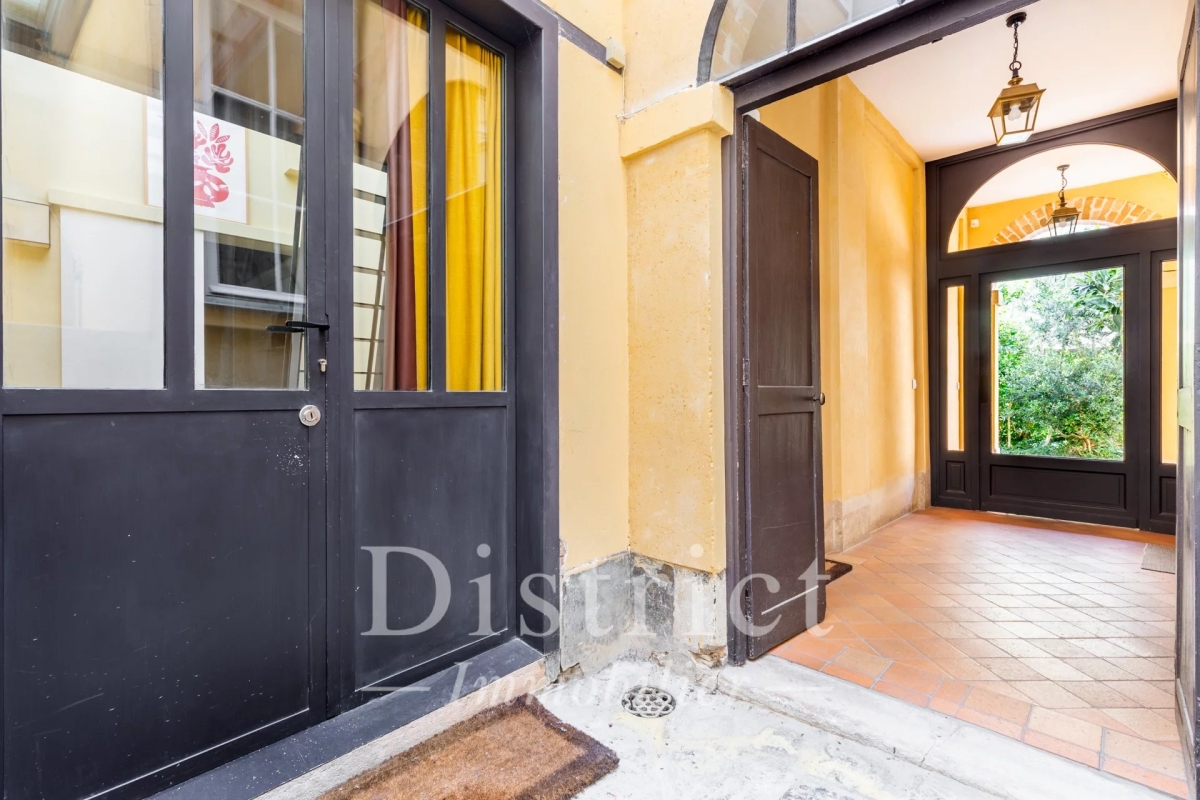 Luxury Apartment for sale in Paris 4Ème, 245 000 €, Photo 2