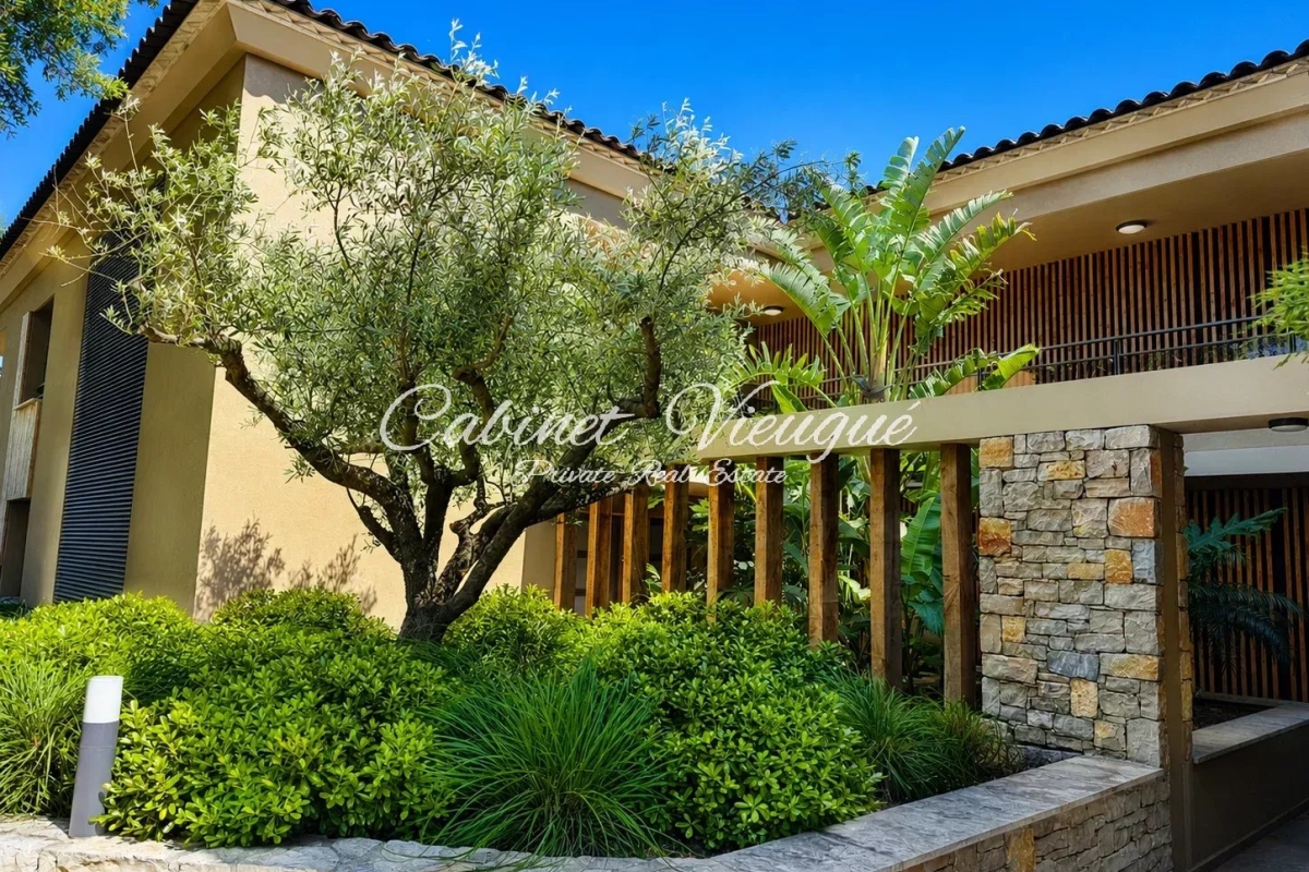 Luxury Apartment for sale in Grimaud, 1 080 000 €, Photo 2