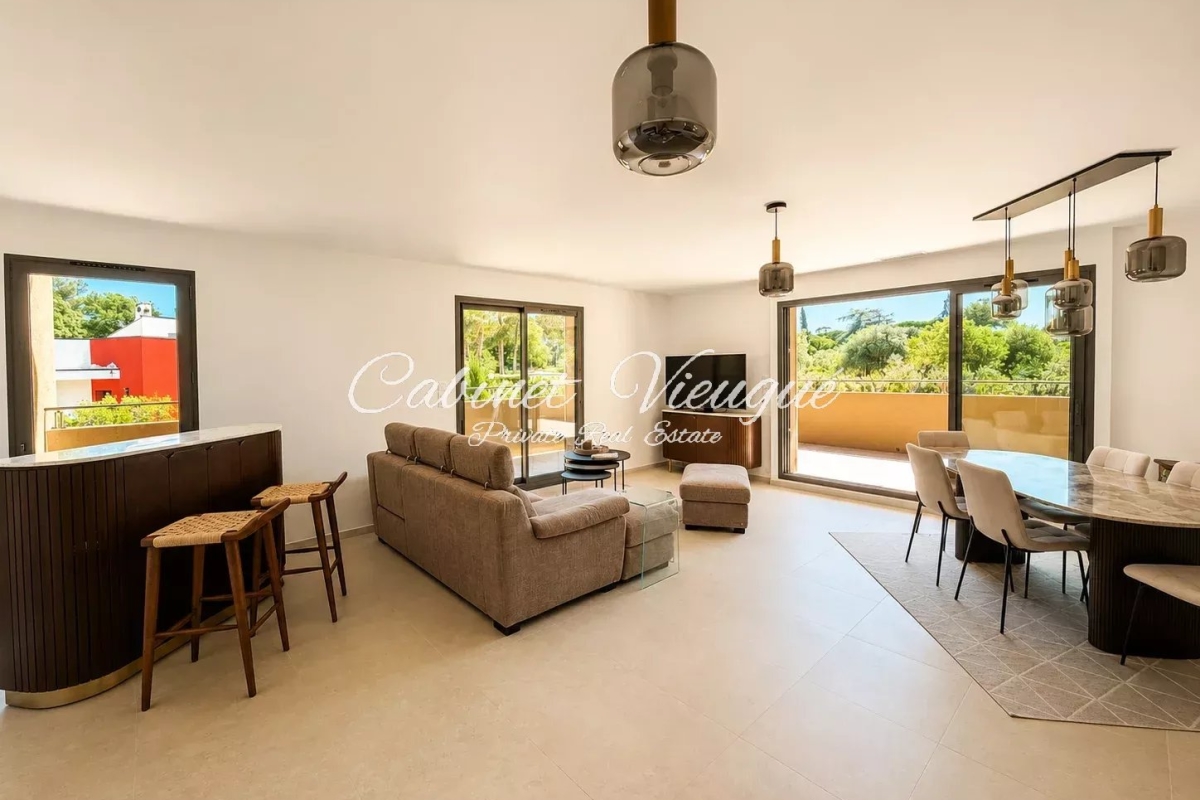 Luxury Apartment for sale in Grimaud, 1 080 000 €, Photo 3
