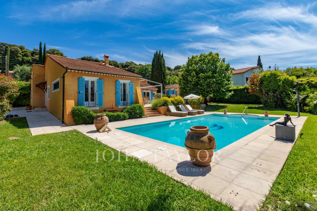 Luxury House for sale in Cap d'Antibes, 2 990 000 €, Photo 2