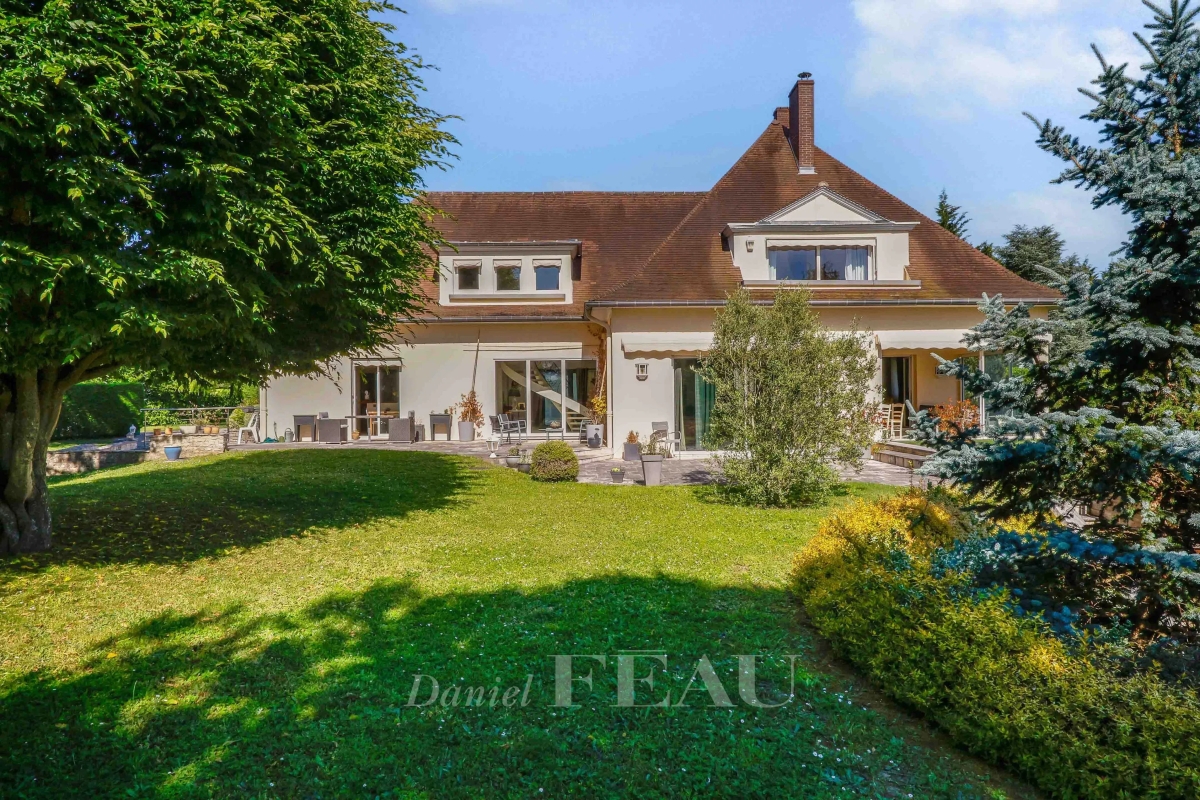 Maison de luxe à vendre à Saint-Nom-la-Bretèche, 1 690 000 €, Photo 2