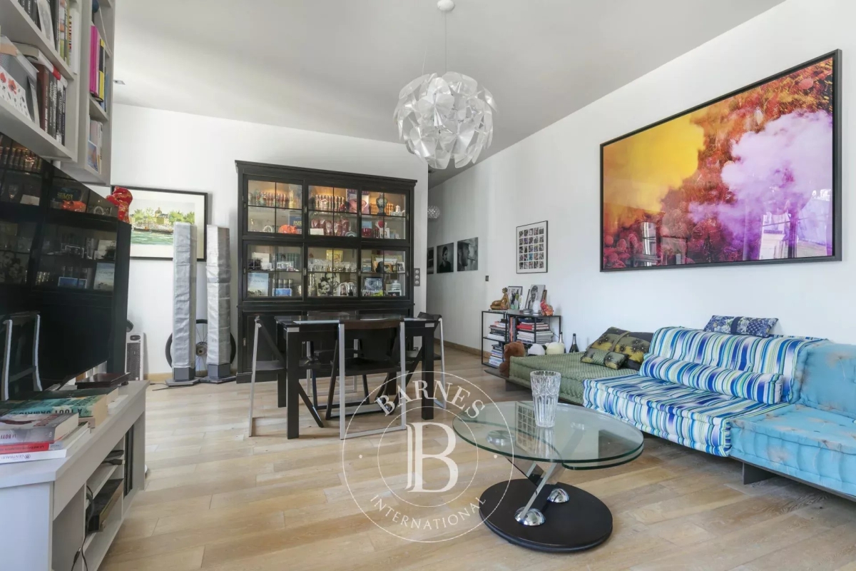 Luxury Apartment for sale in Paris 8ème, 910 000 €, Photo 3