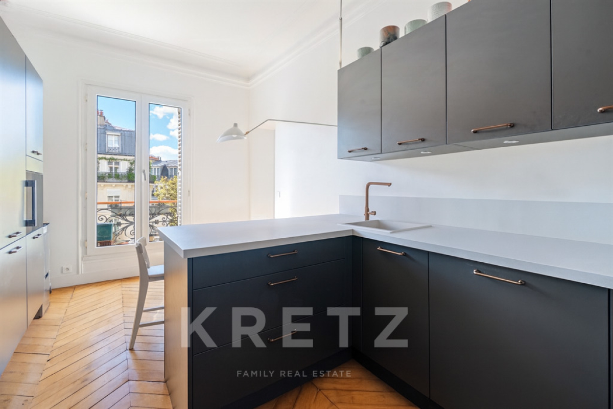 Luxury Apartment for sale in Paris 11ème, 1 395 000 €, Photo 5