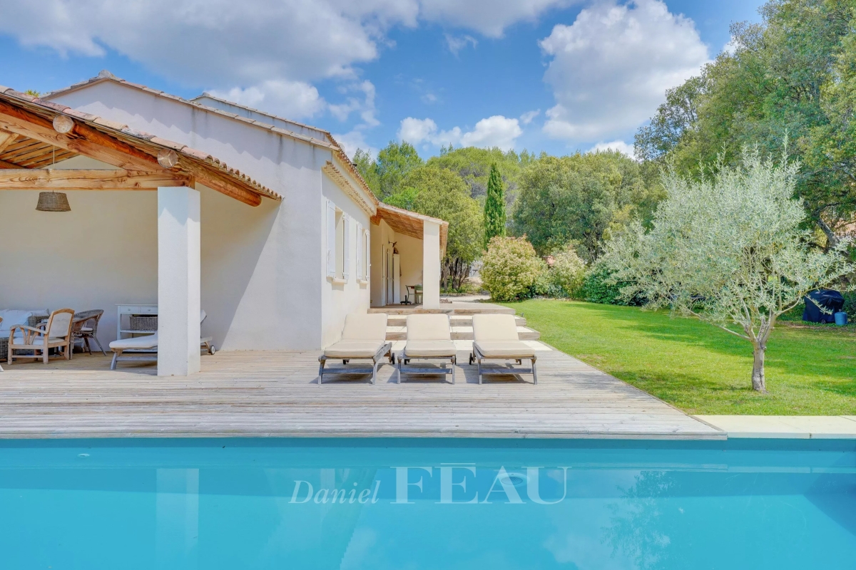 Maison de luxe à vendre à Aix-en-Provence, 1 050 000 €, Photo 1