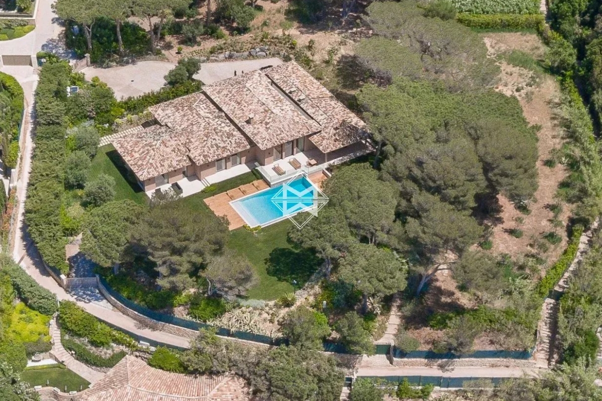 Maison de luxe à vendre à Saint-Tropez, 27 000 000 €, Photo 2