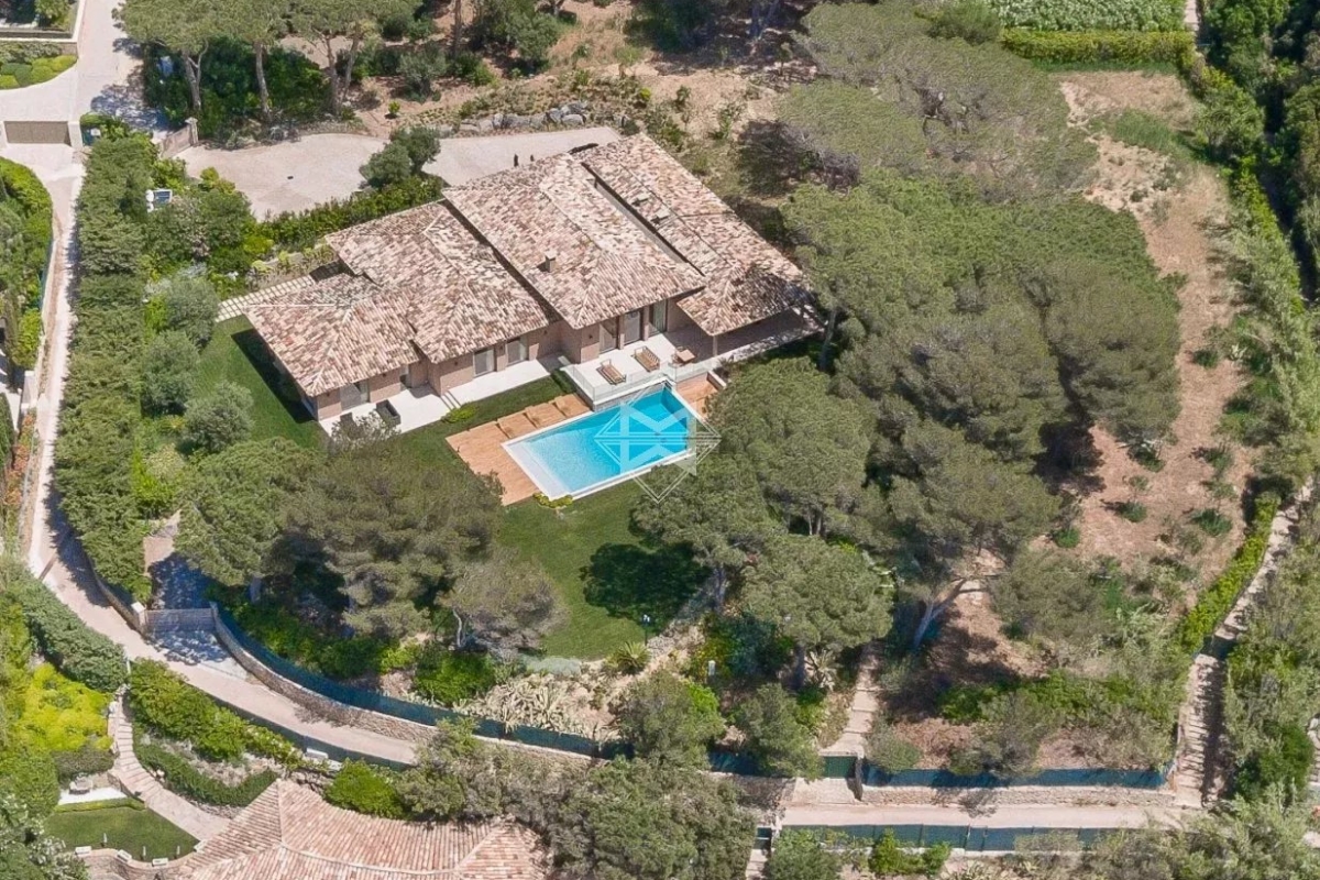 Luxury House for sale in Saint-Tropez, 27 000 000 €, Photo 2