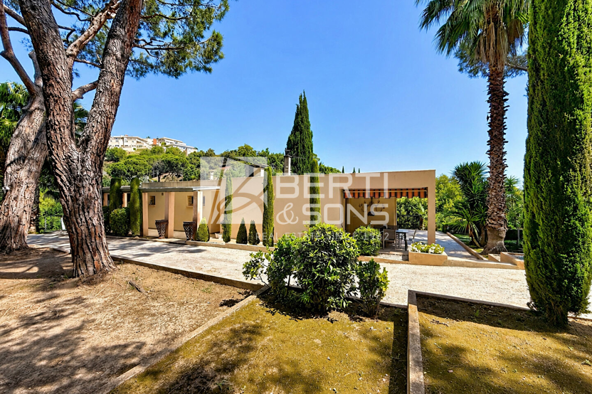 Maison de luxe à vendre à Mandelieu-la-Napoule, 990 000 €, Photo 1