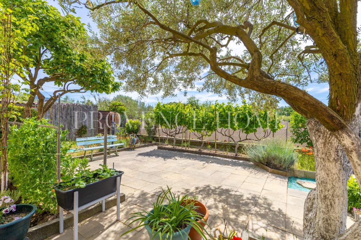 Maison de luxe à vendre à Robion, 290 000 €, Photo 2