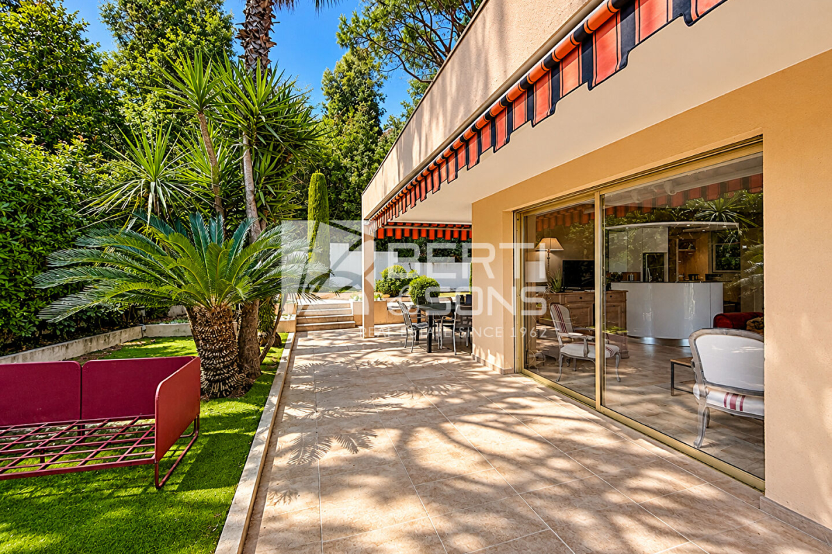 Maison de luxe à vendre à Mandelieu-la-Napoule, 990 000 €, Photo 2