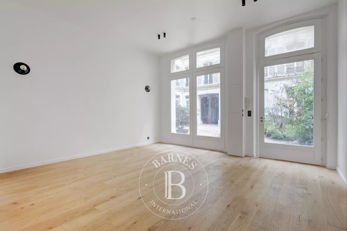 Luxury Apartment for sale in Paris 8ème, 600 000 €, Photo 1