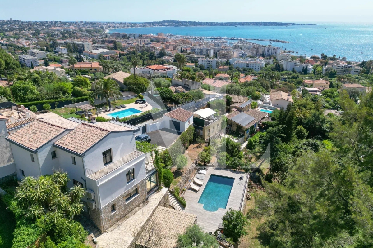 Maison de luxe à vendre à Le Golfe Juan, 2 190 000 €, Photo 1