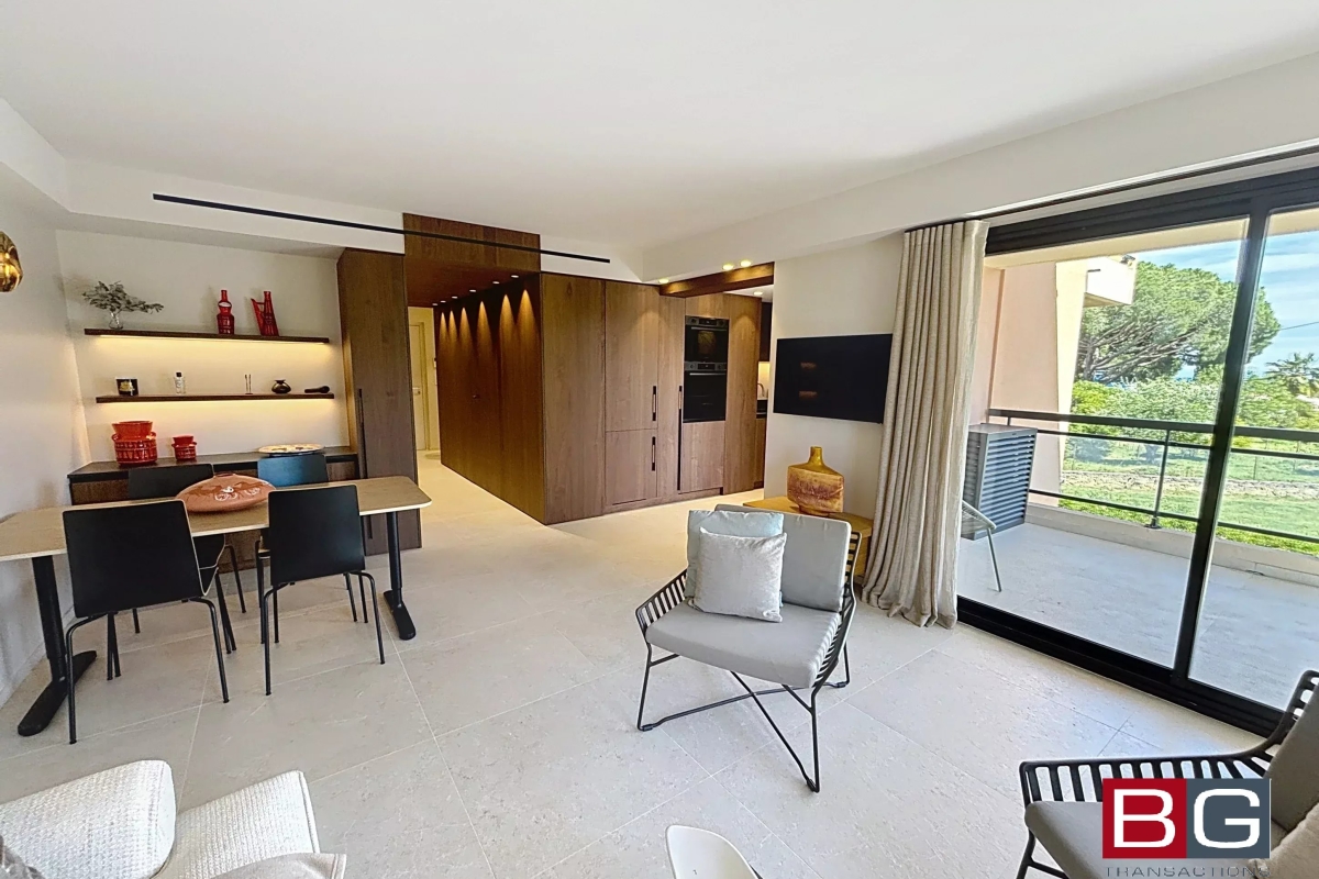 Appartement de luxe à vendre à Antibes, 650 000 €, Photo 2