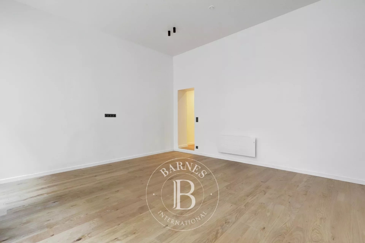 Luxury Apartment for sale in Paris 8ème, 600 000 €, Photo 3