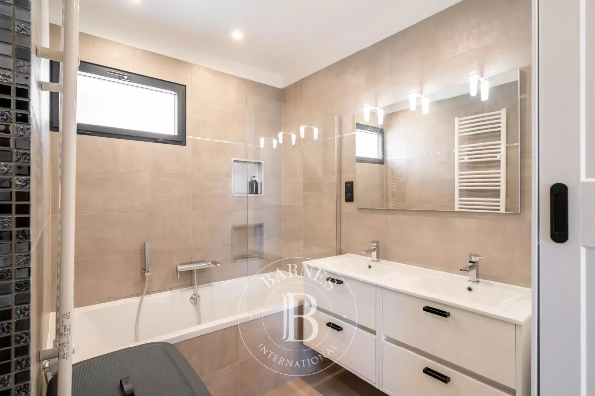 Luxury Apartment for sale in Mandelieu-la-Napoule, 770 000 €, Photo 6