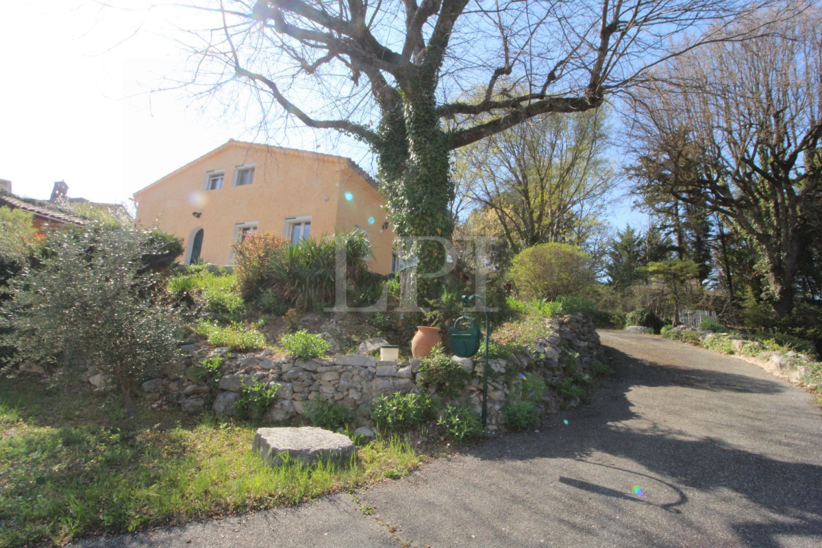 Maison de luxe à vendre à Saint-Martin-de-Castillon, 334 000 €, Photo 1
