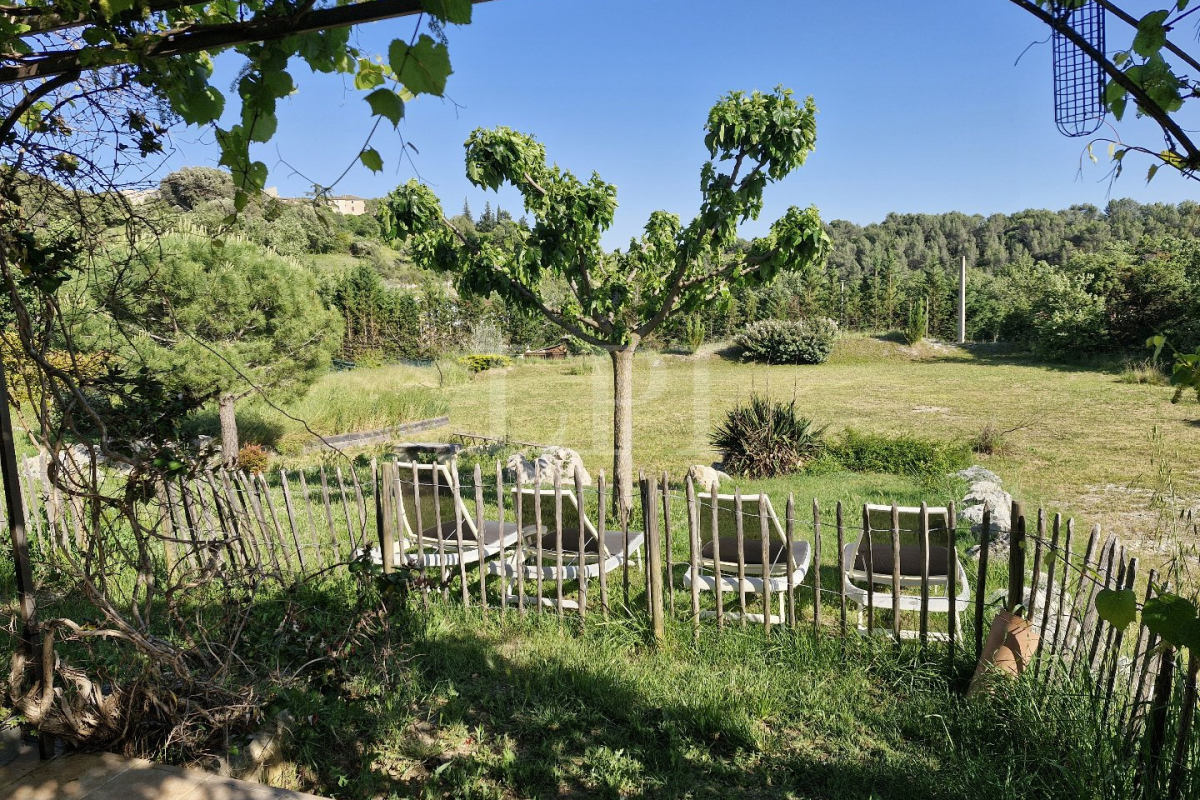 Maison de luxe à vendre à Saint Saturnin les Apt, 399 000 €, Photo 2