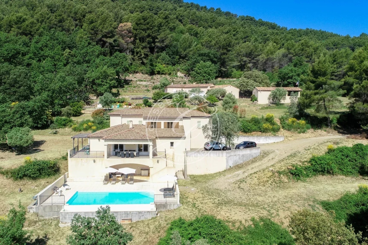 Luxury House for sale in Ampus, 695 000 €, Photo 2
