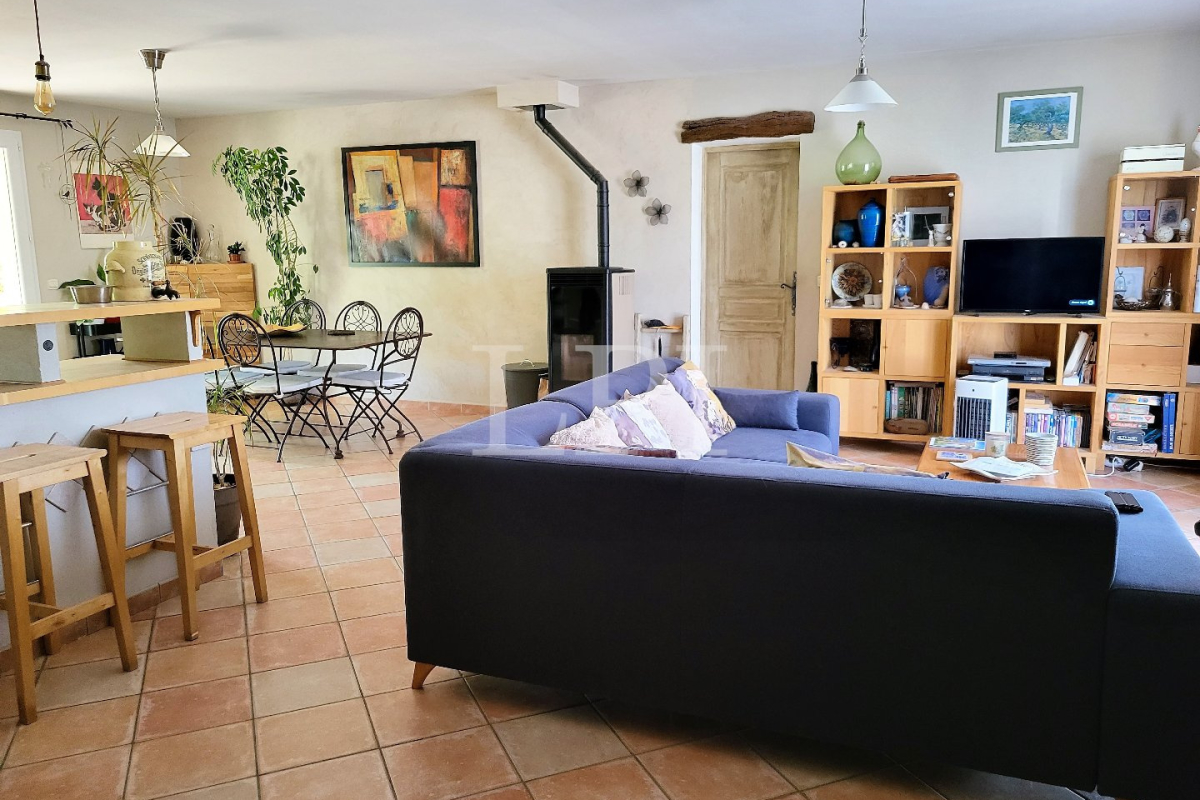 Maison de luxe à vendre à Saint Saturnin les Apt, 399 000 €, Photo 3