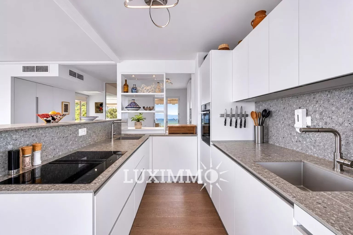 Luxury Apartment for sale in Le Cannet, 630 000 €, Photo 5