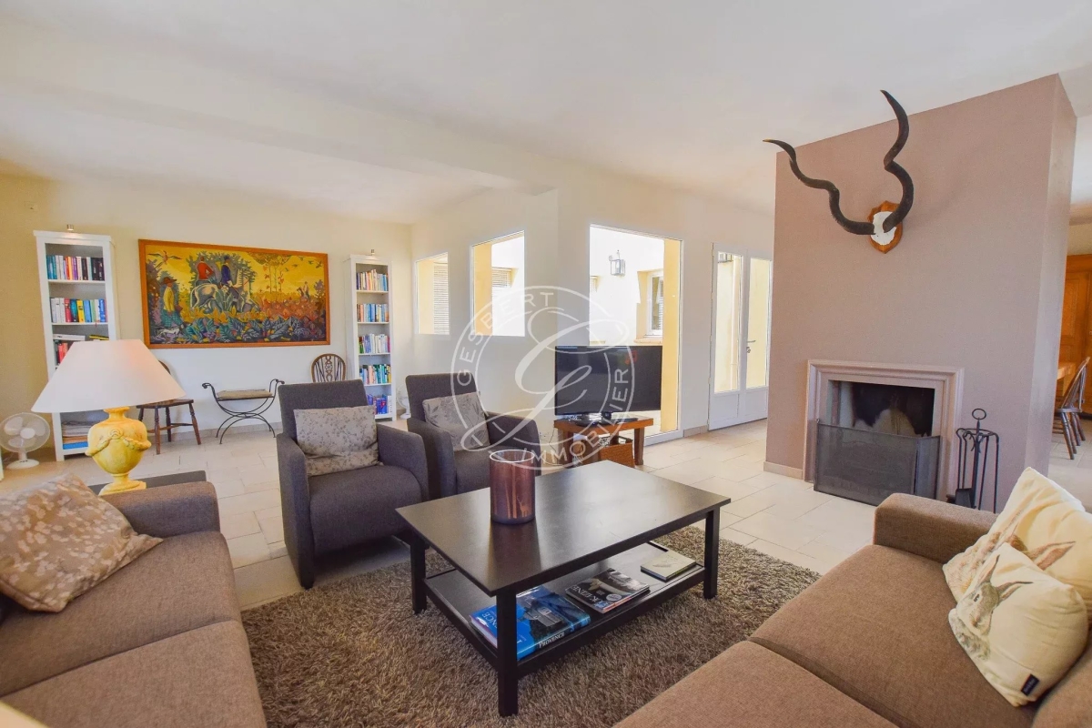 Luxury House for sale in Ampus, 695 000 €, Photo 5