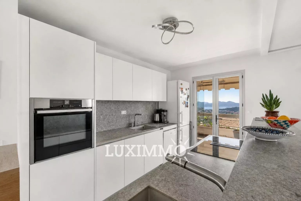Luxury Apartment for sale in Le Cannet, 630 000 €, Photo 6