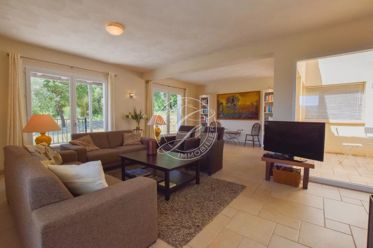 Luxury House for sale in Ampus, 695 000 €, Photo 6