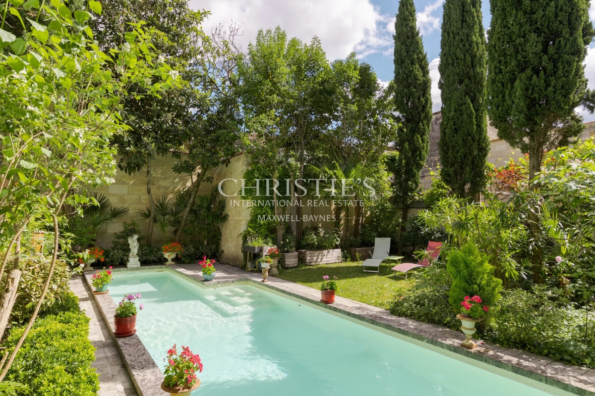 Luxury House for sale in Bordeaux, 1 840 000 €, Photo 1
