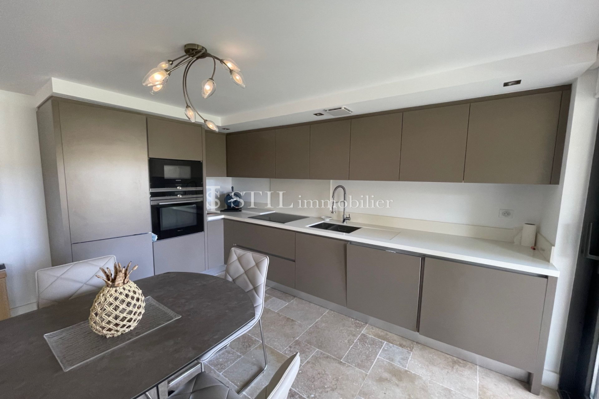 Luxury Apartment for sale in Les Issambres, 495 000 €, Photo 3