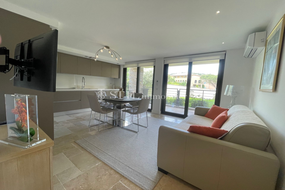 Luxury Apartment for sale in Les Issambres, 495 000 €, Photo 4