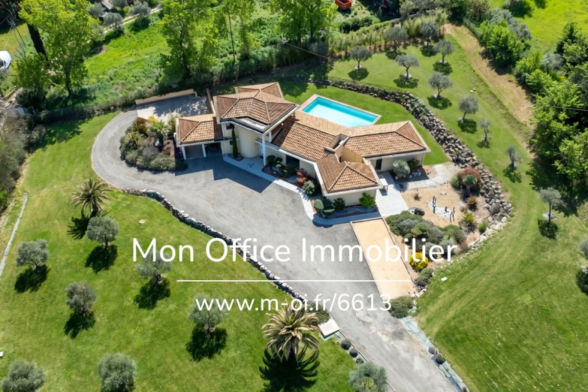 Luxury House for sale in Aix-en-Provence, 1 550 000 €, Photo 1