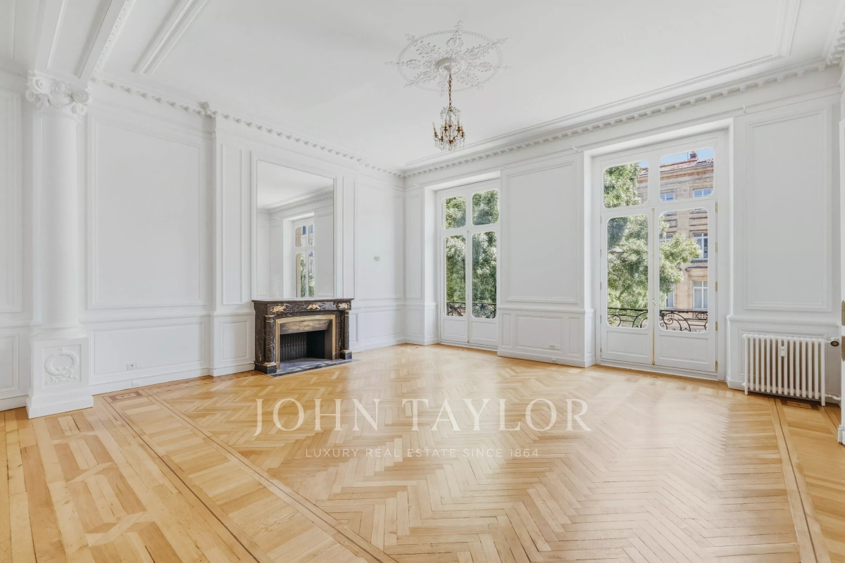 Luxury Apartment for sale in Bordeaux, 1 155 000 €, Photo 1