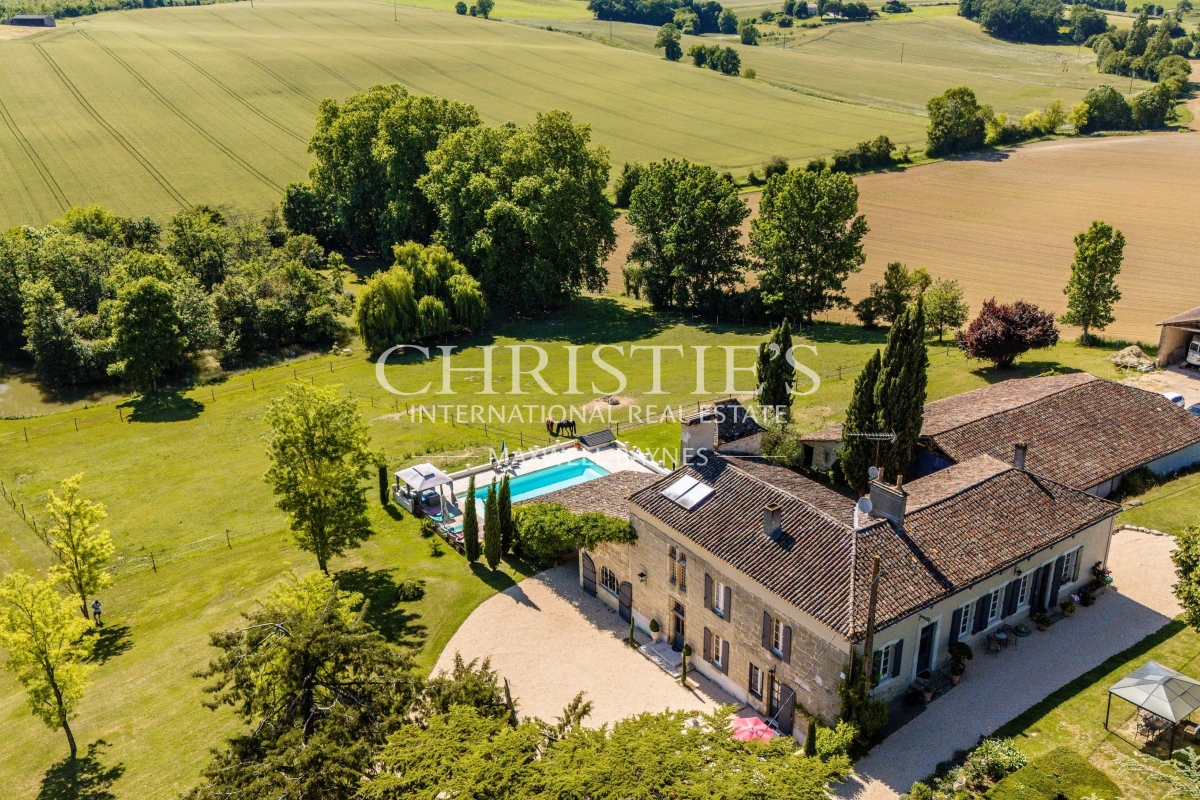 Luxury House for sale in Lauzun, 979 000 €, Photo 1