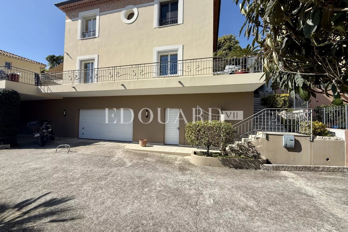 Maison de luxe à vendre à Menton, 1 390 000 €, Photo 1