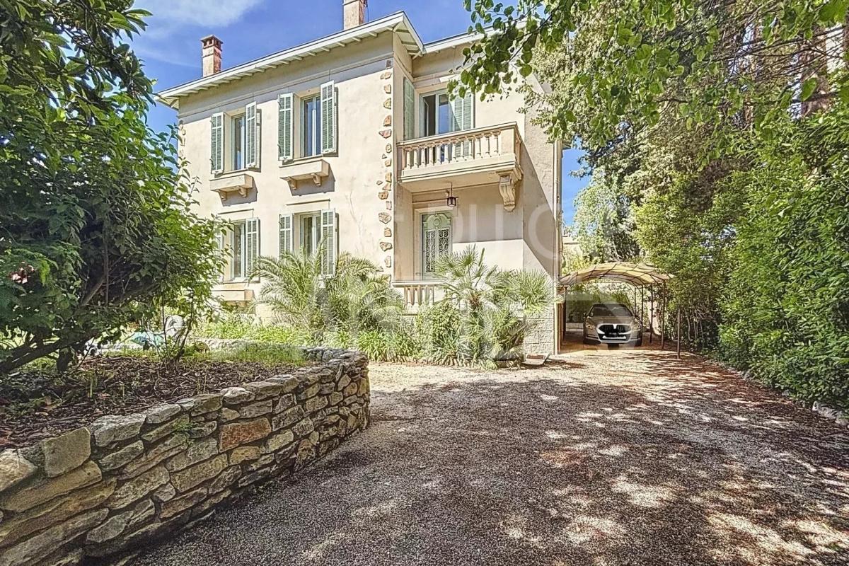 Luxury House for sale in Cap d'Antibes, 1 990 000 €, Photo 1