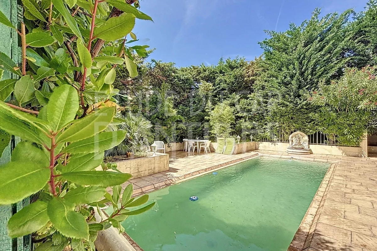 Luxury House for sale in Cap d'Antibes, 1 990 000 €, Photo 2
