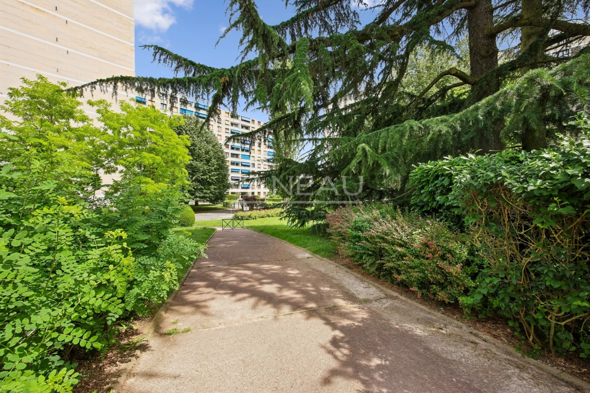 Luxury Apartment for sale in Meudon la Foret, 275 000 €, Photo 1