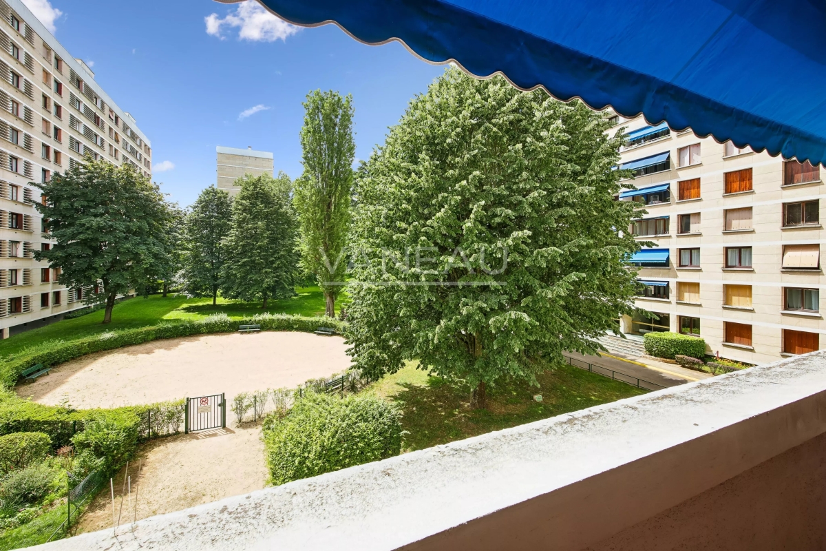 Luxury Apartment for sale in Meudon la Foret, 275 000 €, Photo 2