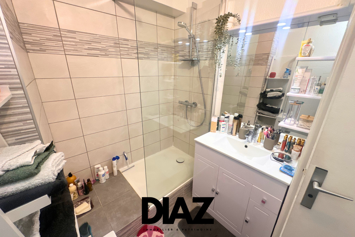 Appartement de luxe à vendre à Nîmes, 88 000 €, Photo 4