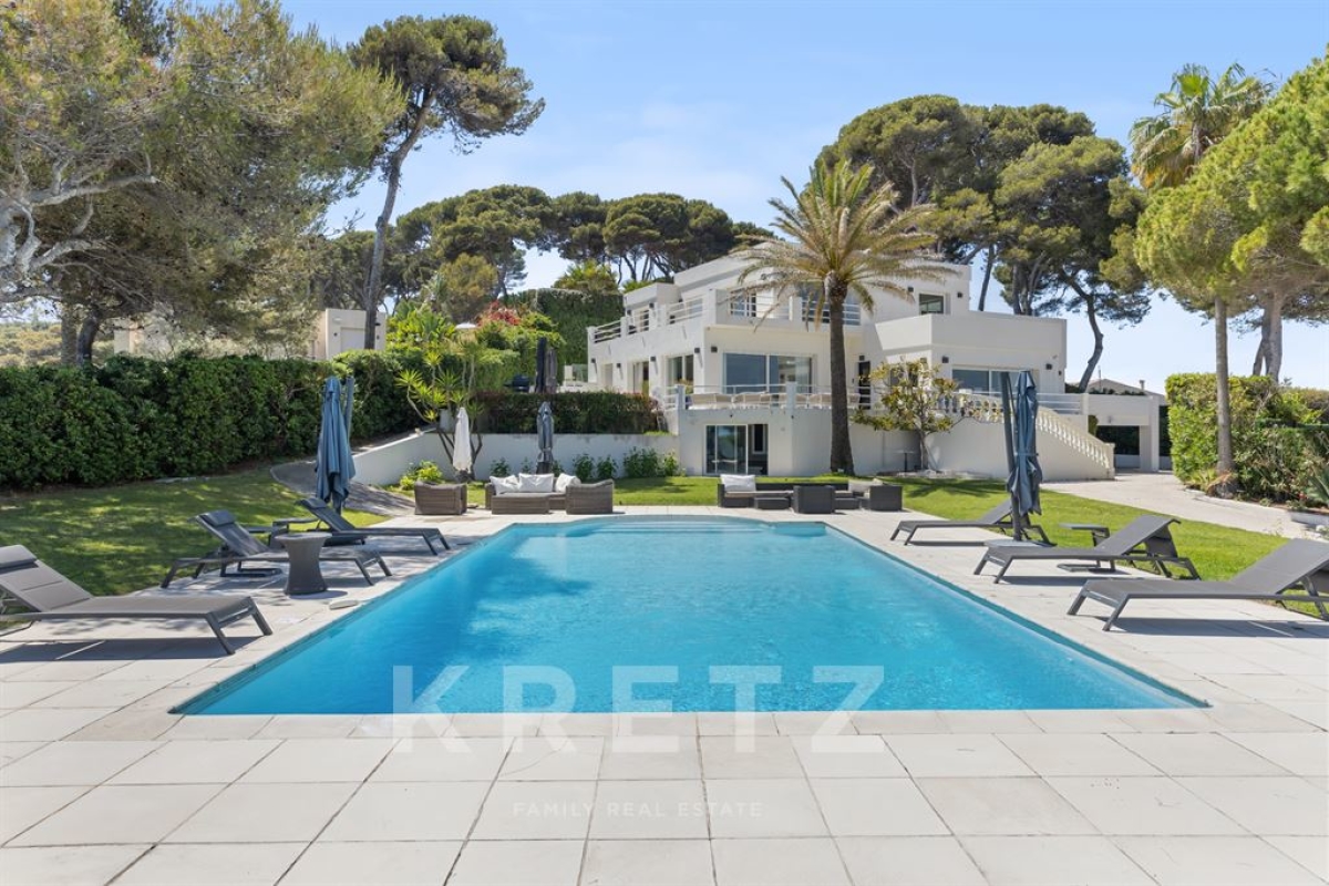 Luxury House for sale in Antibes, 12 000 000 €, Photo 1